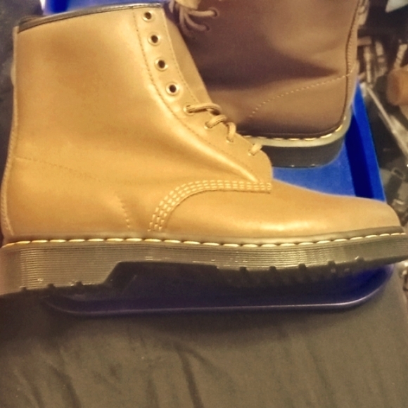 8 Hole Dr. Martens, Brown, Yellow Stitches Men's Size 10, NWOT, - Picture 6 of 9